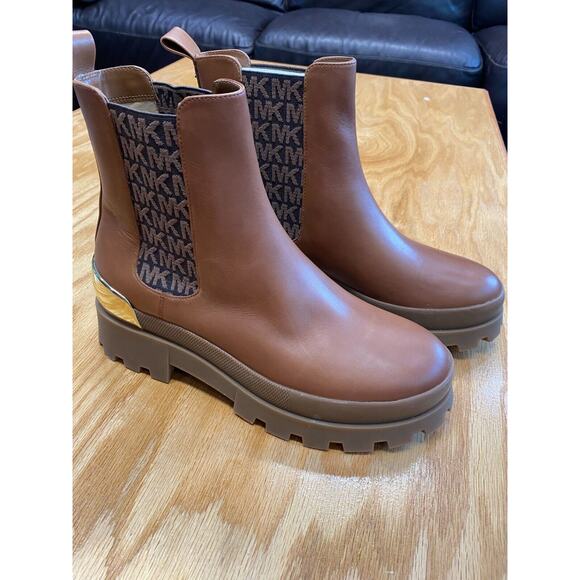 Michael Kors MK Chelsea Boots Women's 8.5 M Brown Leather Slip On Round Toe S24 - Picture 1 of 8